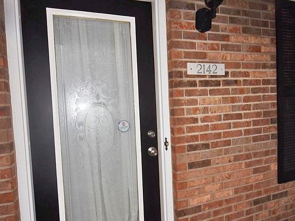 3rd image of 2142 Winthorne Ln