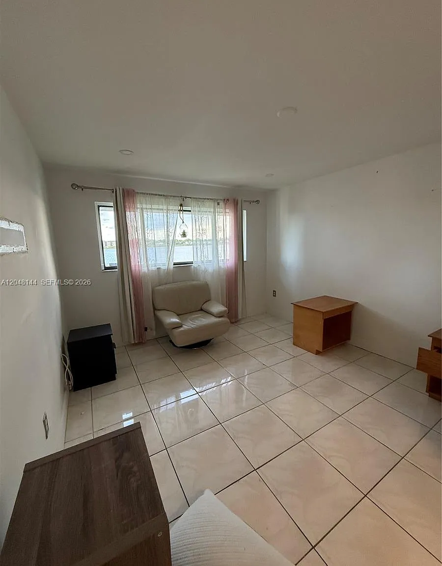 Carmel Lakes Condo No 6 — Photo 3