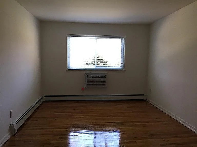 Waterview Dr — Photo 3