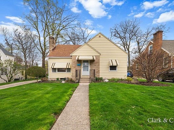 5th image of 2618 Oakwood Ave NE