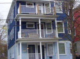 216 Howell St #1, Providence, RI 02906