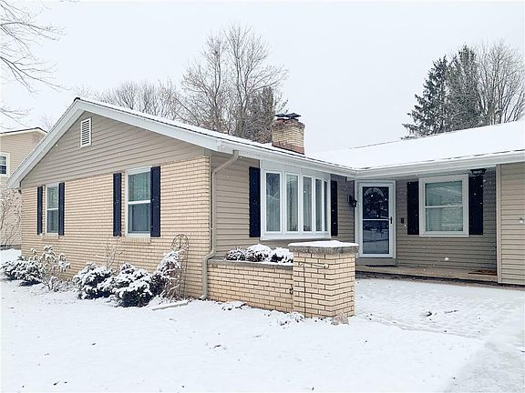 2nd image of 115 Brentwood Ln