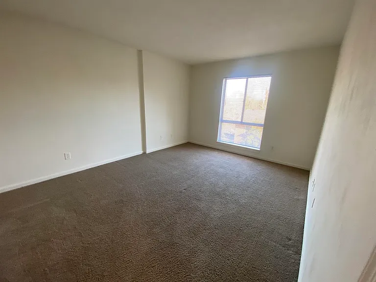 Princeton Circle West Apartments — Photo 28