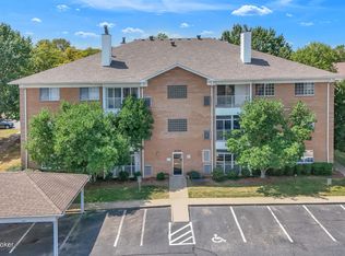 8506 Atrium Dr APT 1007, Louisville, KY 40220