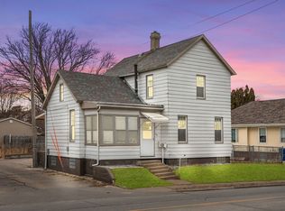 1618 Marquette St, Davenport, IA 52804