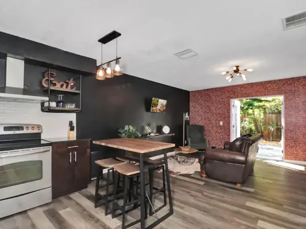 2766 62nd Ave N Unit 5, Saint Petersburg, FL 33702