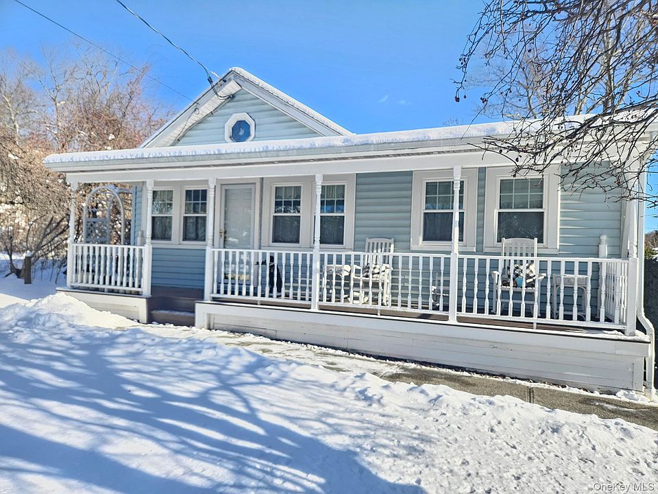1st image of 28 Putnam Drive