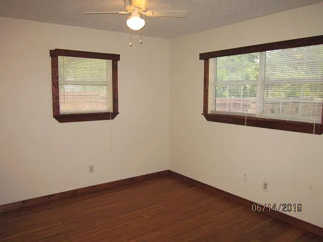 605 Jackson St — Photo 12