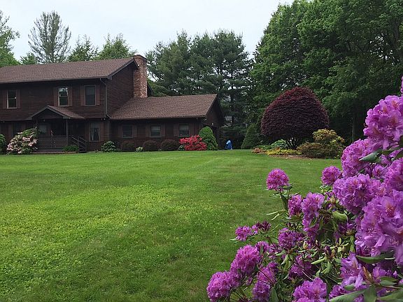 4th image of 8 Pine Mountain Cir