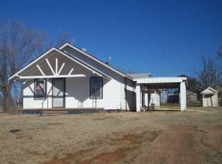 223 N 5th St, Sentinel, OK 73664