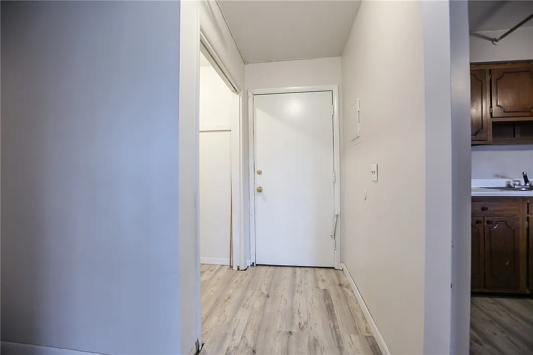 1 bed, 1.0 bath, 500 sqft, $1,295 — Photo 3