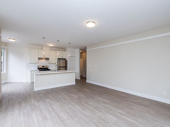 4th image of 390 Liberty St #12