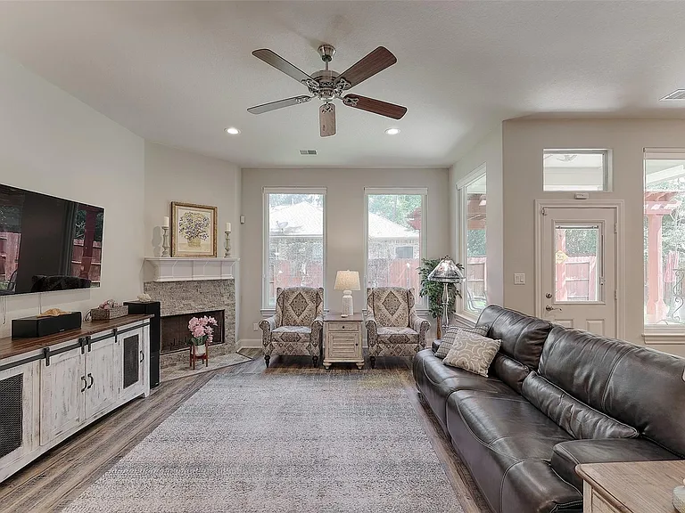 756 Holly Springs Dr — Photo 12