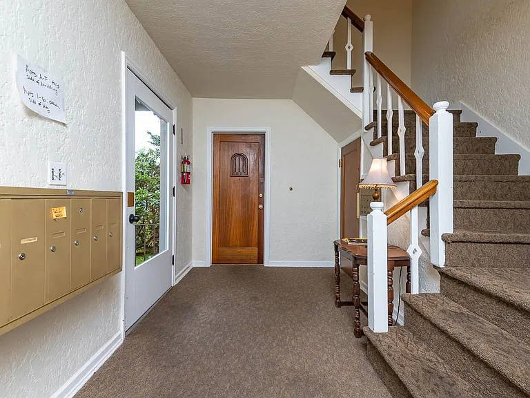 131 SE 24th Ave — Photo 10