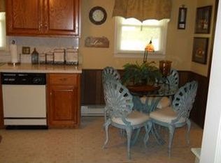 302 S Main St, King, NC 27021