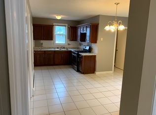 459 Snell St APT 2, Fall River, MA 02721