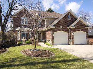 34 Tuttle Ave, Clarendon Hills, IL 60514