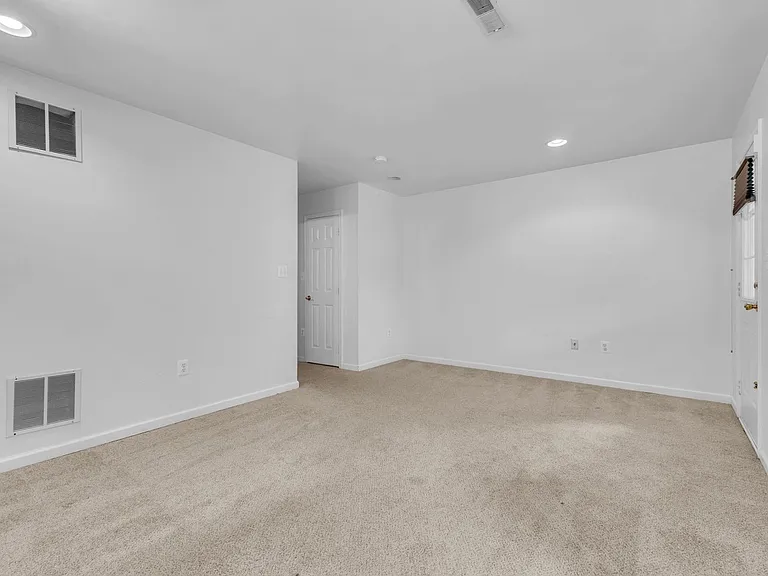 5937 Kirkcaldy Ln — Photo 8