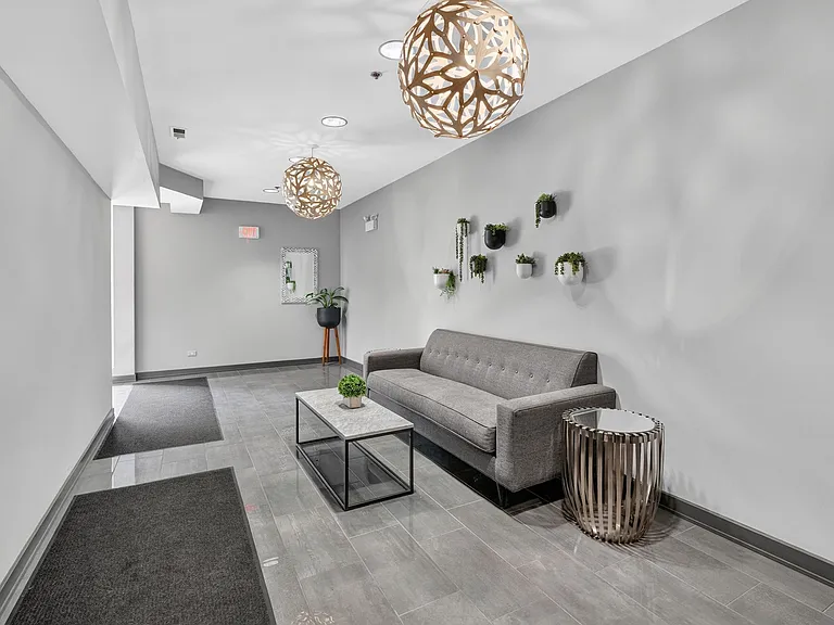 525 Kedzie St — Photo 8