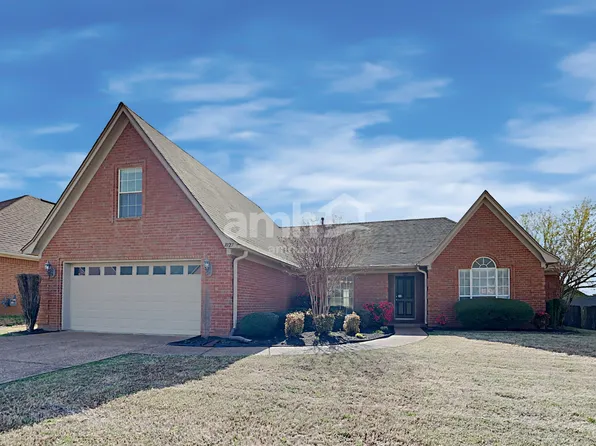 1027 Stable Run Dr, Cordova, TN 38018