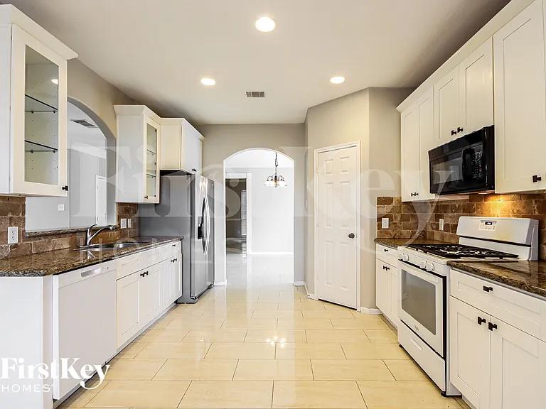 18222 Noble Forest Dr — Photo 7