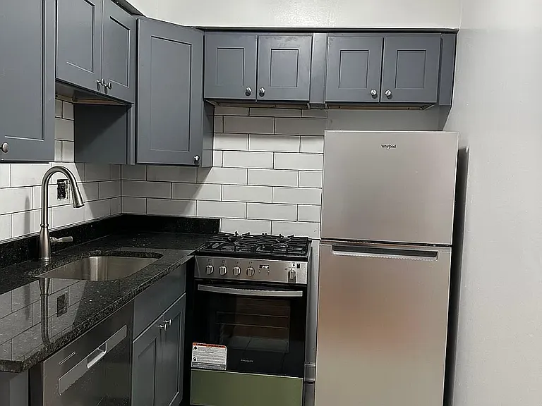 1517 W Morse Ave #405 — Photo 2