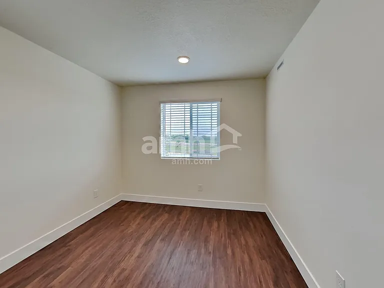 2440 S Deborah Ave — Photo 16