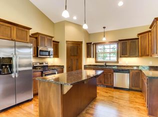 1995 Evergreen Ln, Shakopee, MN 55379