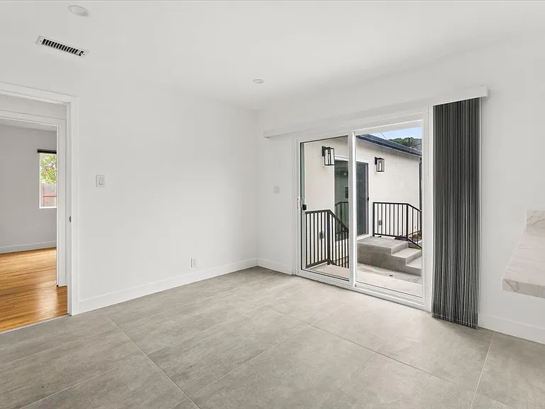 12035 Clover Ave — Photo 9