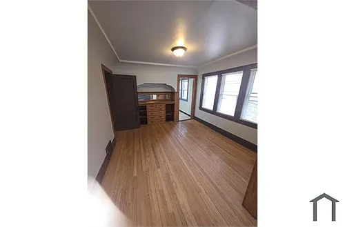 1935 W Vienna Ave Photo 1