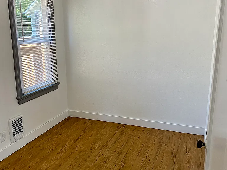 106 N Sampson St #1 — Photo 7