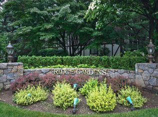 2801 Hemingway Ln, Mahwah, NJ 07430