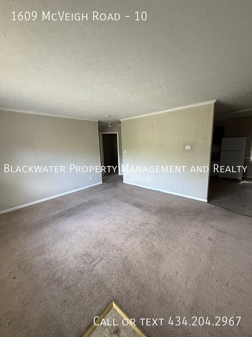 2 bed, 1.0 bath, $850 — Photo 3