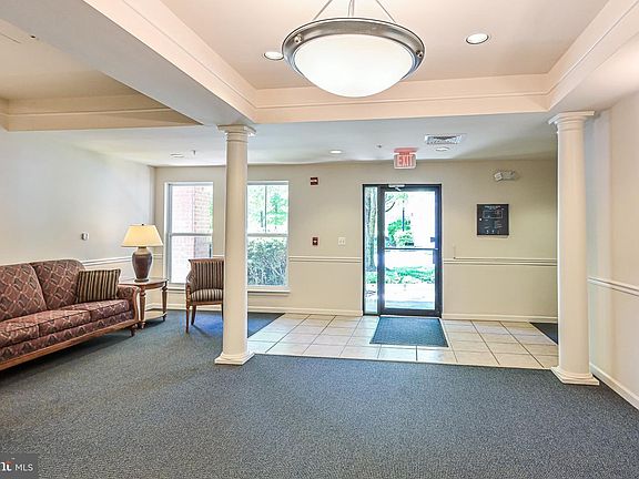 5th image of 2911 Deer Hollow Way Unit 219