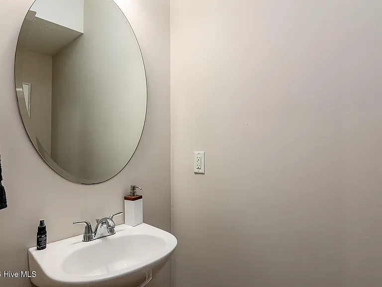 22 Cypress Cir — Photo 8