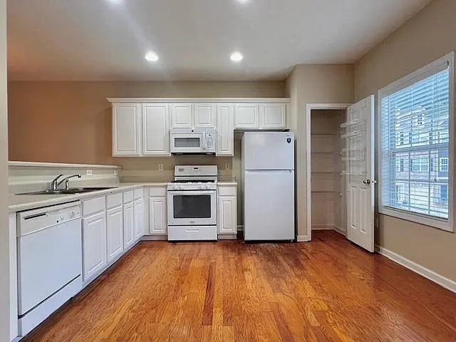3531 Lantern View Ln — Photo 9