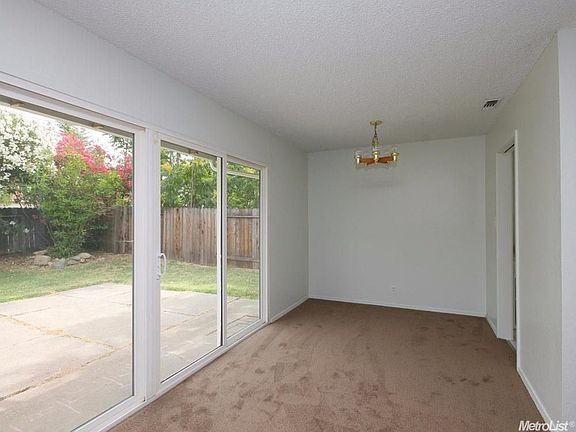 4th image of 2265 Pierre Ave