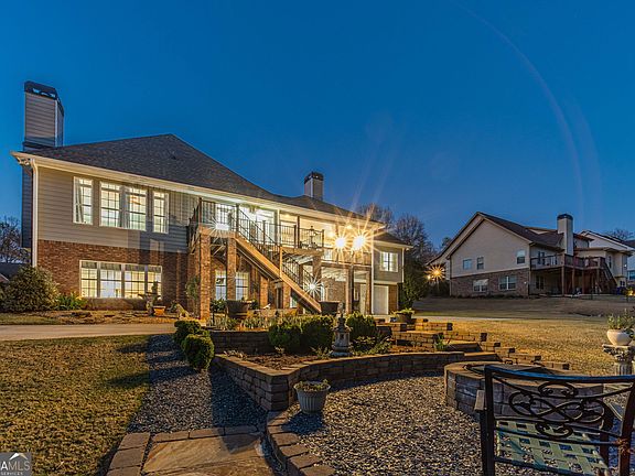 2nd image of 2732 Powell Ct