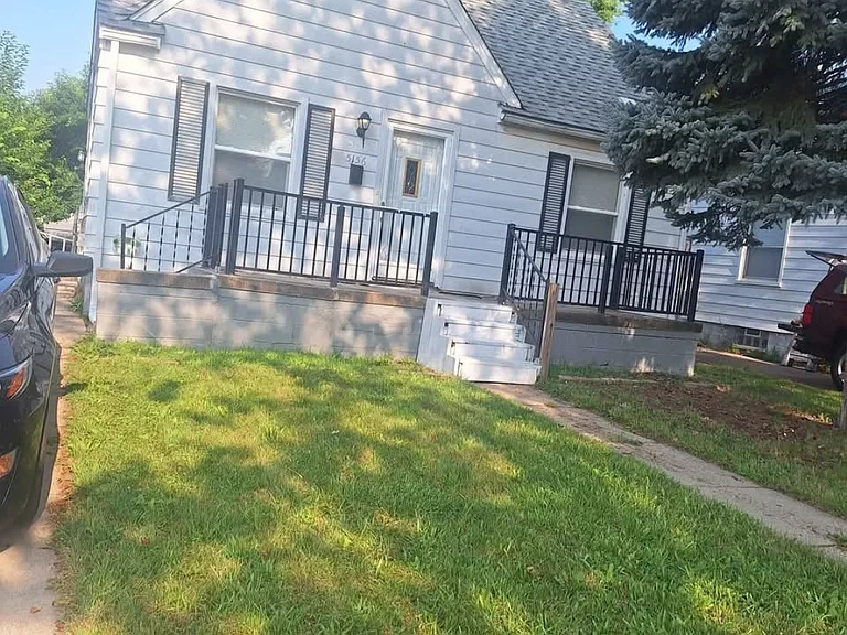 5156 Niagara St — Photo 1