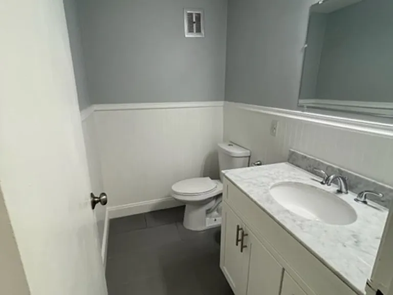115 S Main St — Photo 16