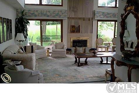 Great Room w/Wall of Windows