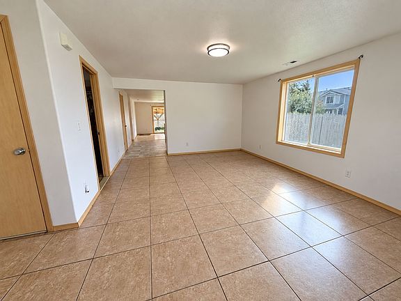 3rd image of 501 Mount Adams St