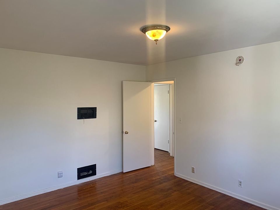 1st image of 958 11th St APT B