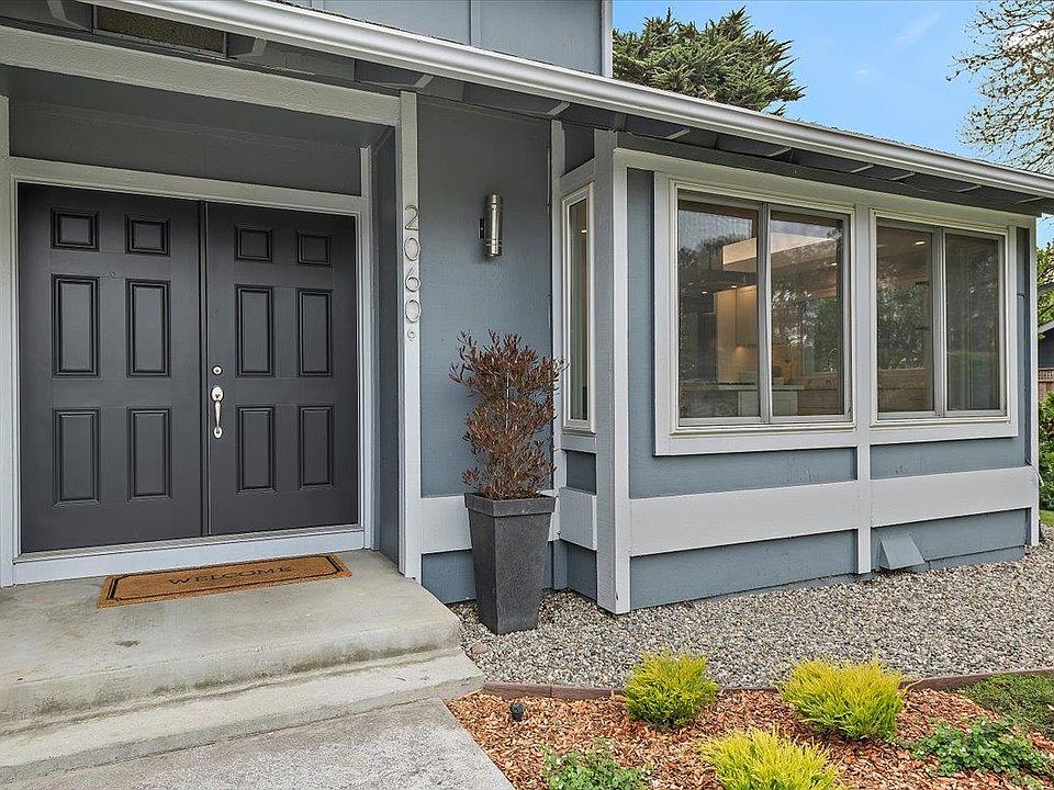 1st image of 2060 Avignon Pl