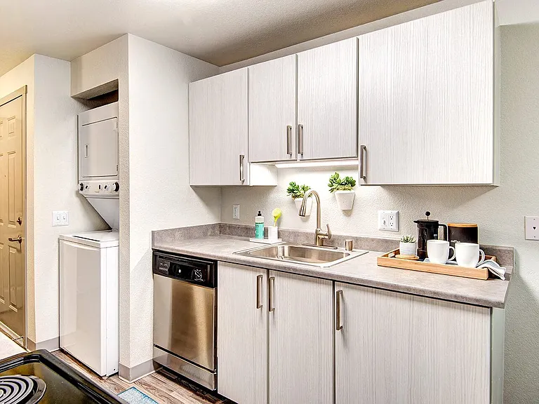 Inlet View Apartments — Photo 16