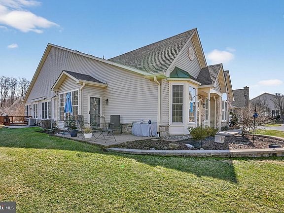 4th image of 618 Bellflower Rd