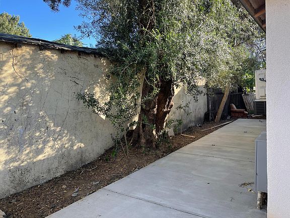 4th image of 12658 Bradley Ave