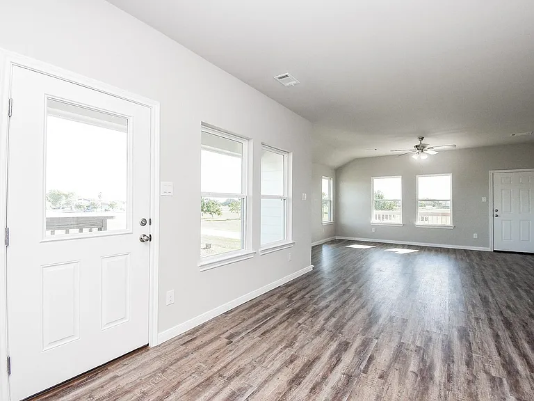 544 Buckskin Dr — Photo 13