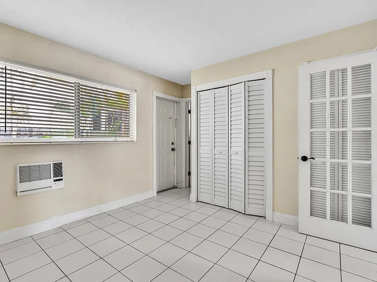1219 NE 14th Ave #1-5 — Photo 10