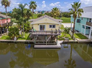 22810 Cuadro St, Galveston, TX 77554